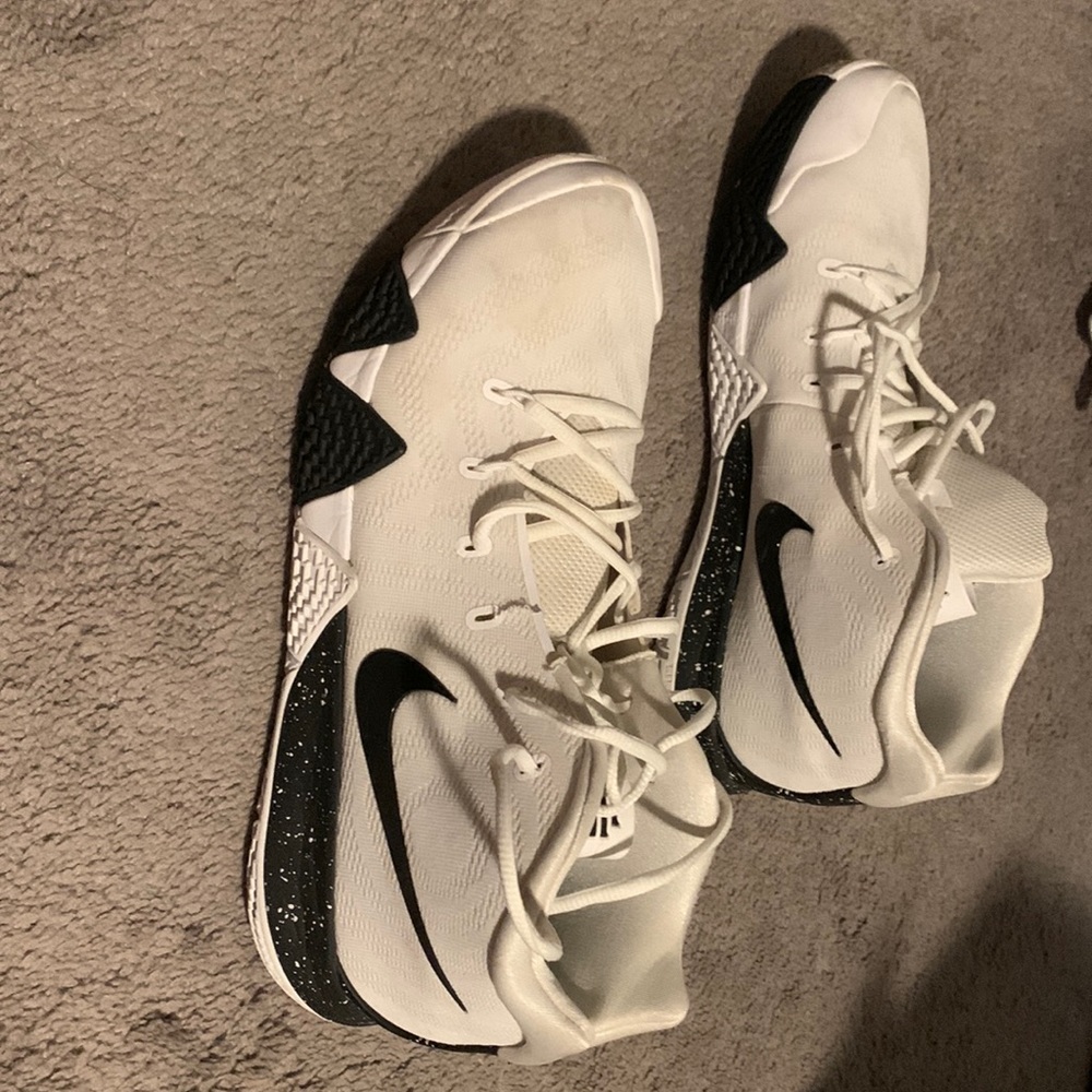 Nike Kyrie 4 TB Men's Basketball Sneakers White Black AV2296 100